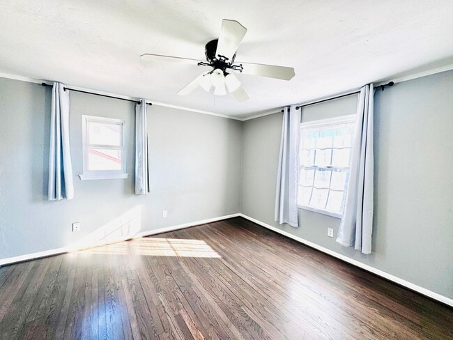 Building Photo - Spacious 4-bedroom, 2.5-bath home in Virginia Beach