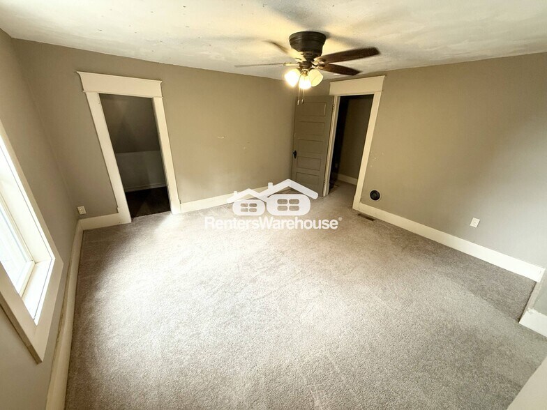 Building Photo - 15131 Broadmoor St