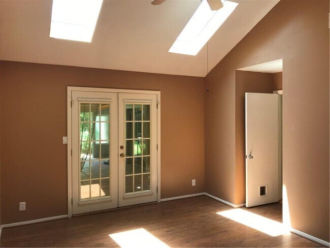 Building Photo - 1609 Springer Ln