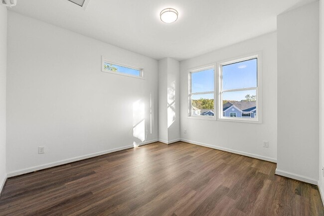 Building Photo - 62 Meldon Ave SE