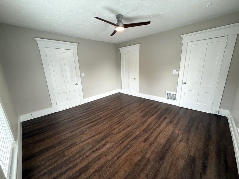 Bedroom 3 (primary - 111 S State St