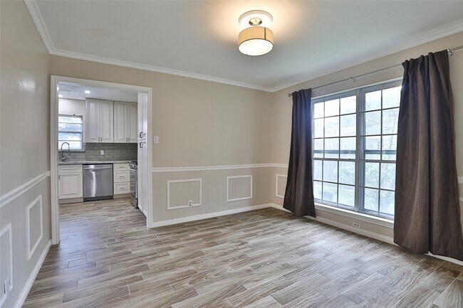 Building Photo - 2706 Stetson Ln