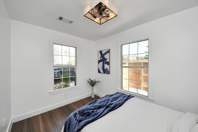 Building Photo - 4215 Eli St