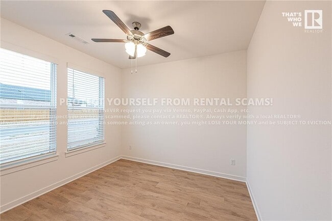 Building Photo - 566 Mcleod Dr