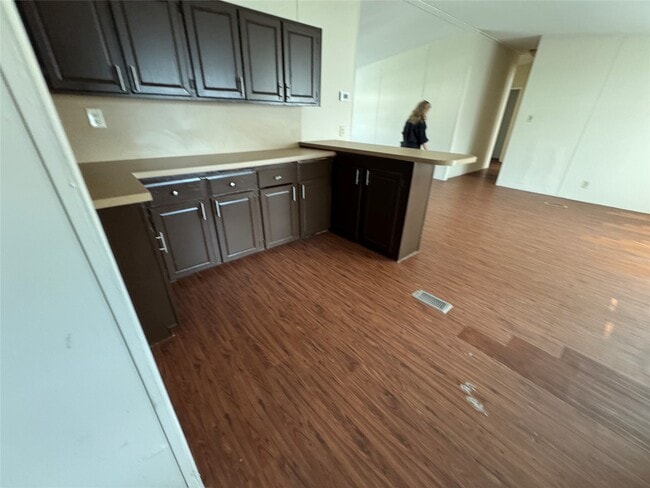 Building Photo - 146 Carmen Blvd