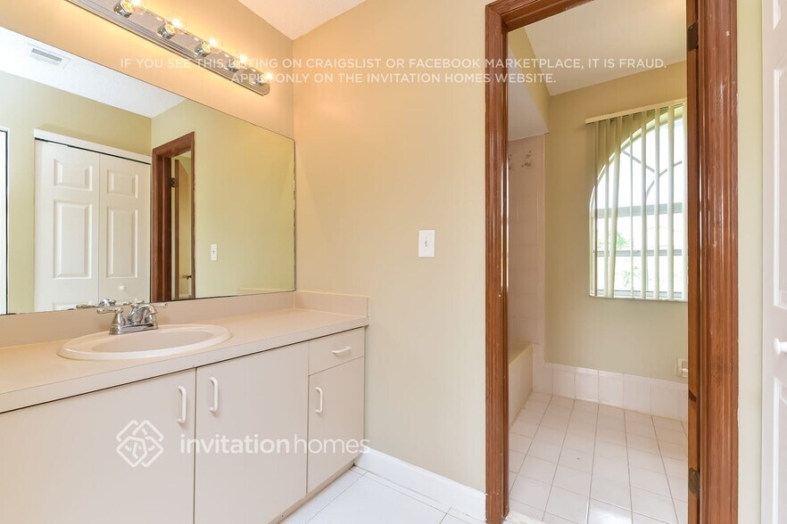 Building Photo - 11357 SW 161st Pl