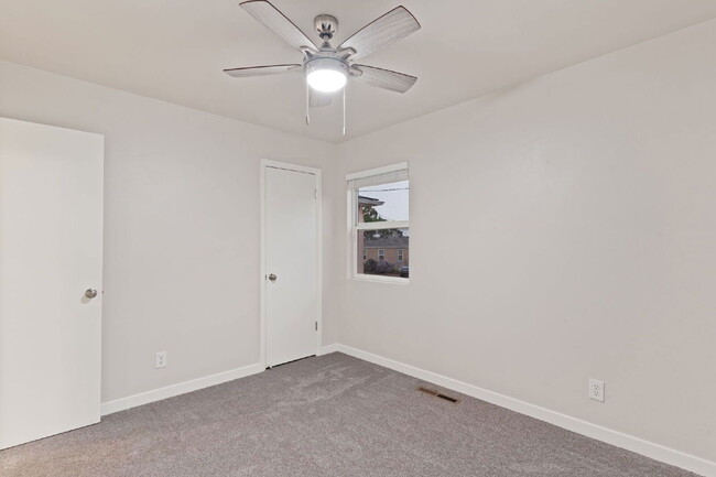 Building Photo - 1220 Janes Ln