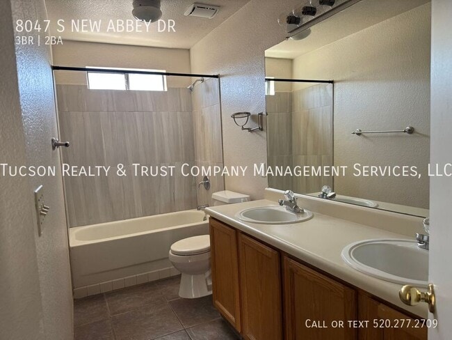 Building Photo - 8047 S New Abbey Dr