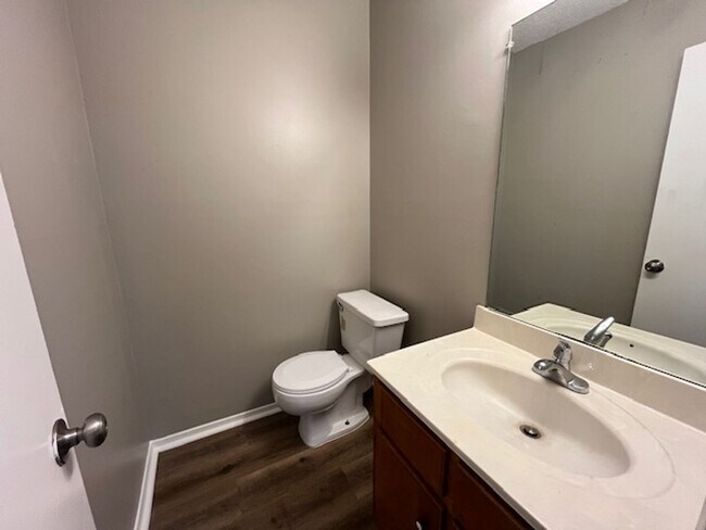 Building Photo - Renovated 3 Bedroom 1.5 Bath Home for Rent!