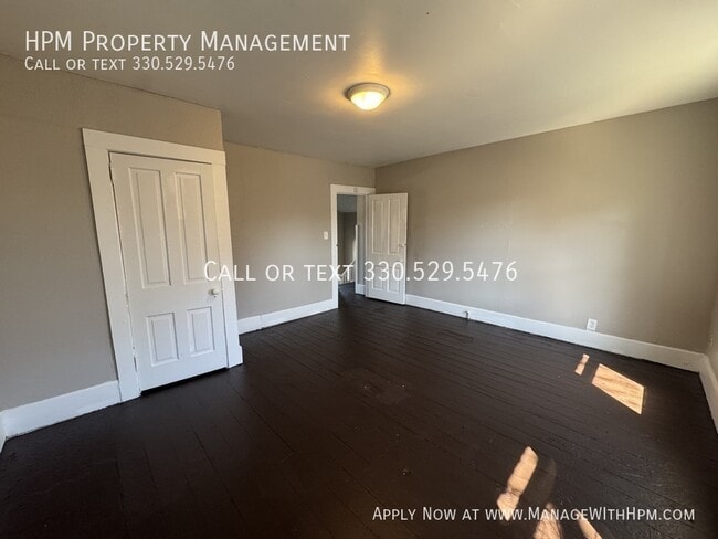 Building Photo - 713 Garfield Ave SW