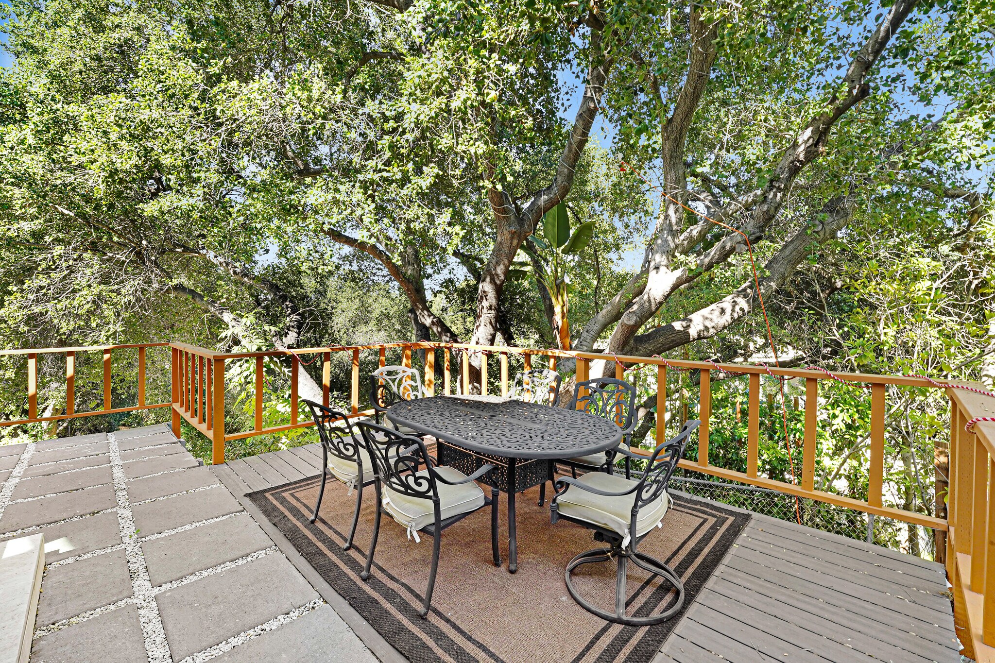 Building Photo - 4611 Louise Ave