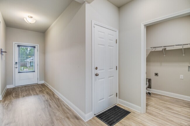 Building Photo - 5468 Overland Dr