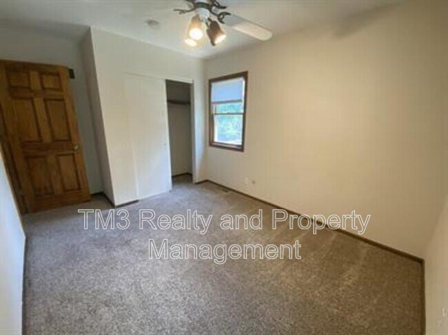 Building Photo - 12725 S Raintree Dr