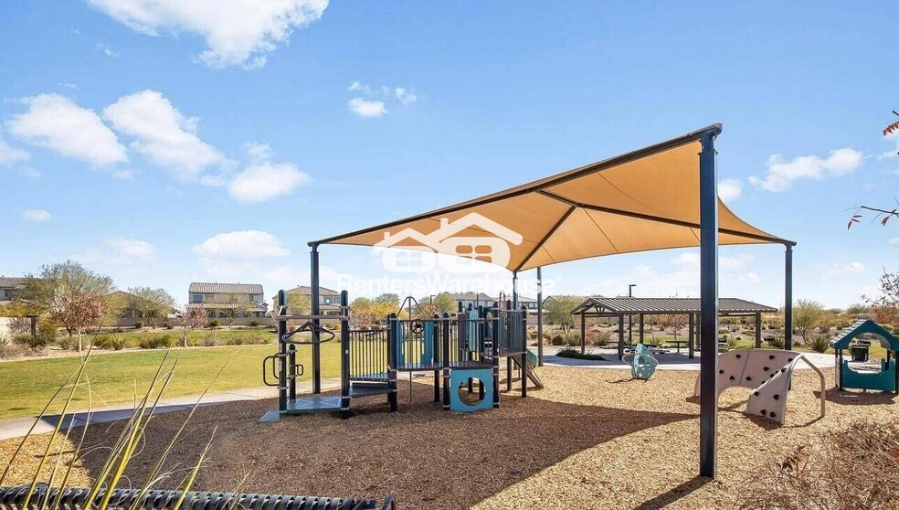 Building Photo - 8956 W Solano Dr