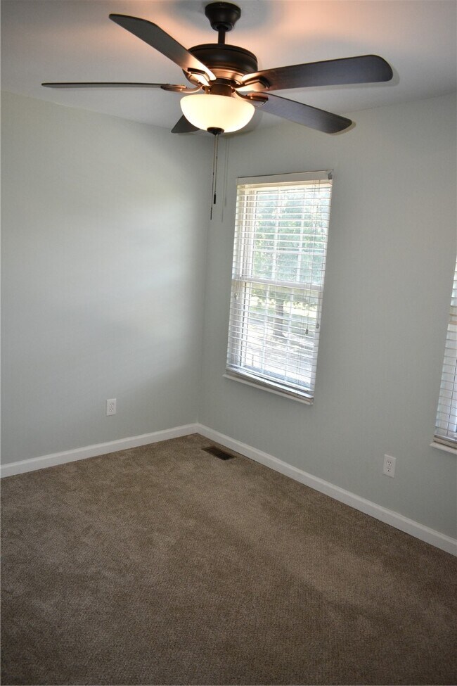 Building Photo - 16407 Westglen Farms Dr