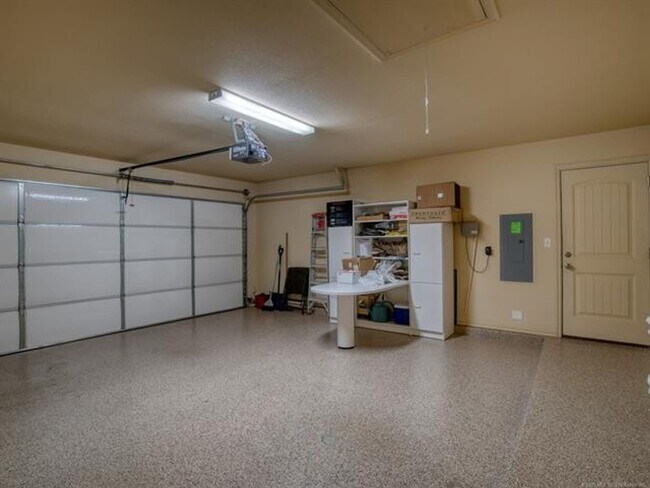 Building Photo - 10724 Masters Cir