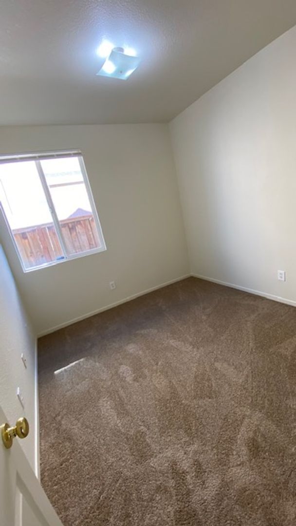Building Photo - Rio Vista Single Story Home Available for Rent