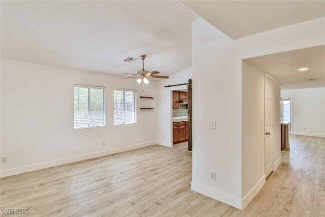 Building Photo - 4413 Live Oak Dr