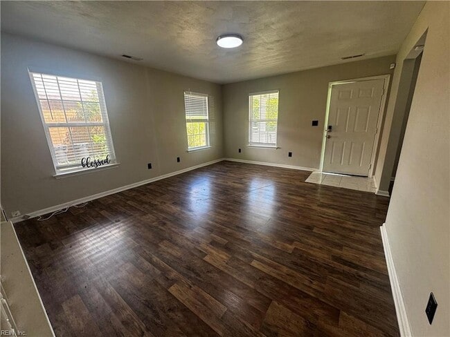 Building Photo - 1314 Summit Ave