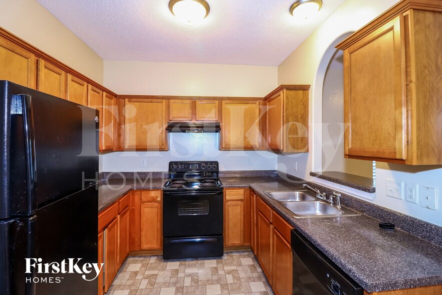 Building Photo - 10223 Macon Rd