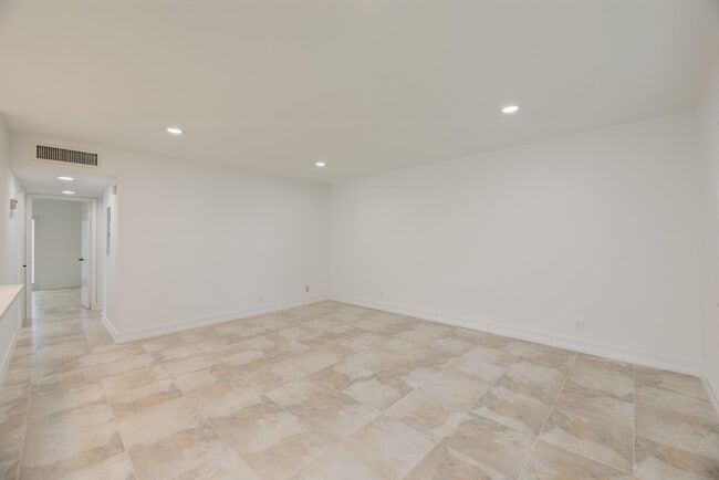 Building Photo - 372 Piedmont H