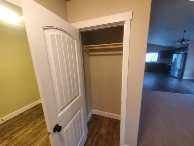 Building Photo - FOR RENT SAGECREST