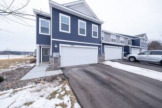 Building Photo - 5126 Stable View Dr