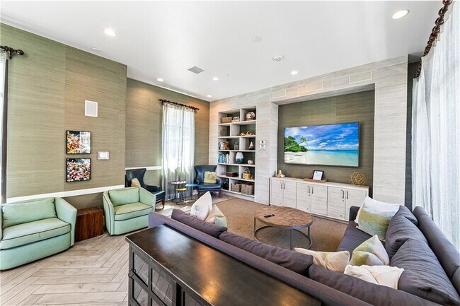 Building Photo - 664 Colorado Cir
