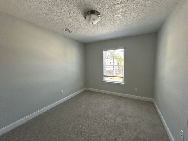 Building Photo - 1220 Grayson Ave