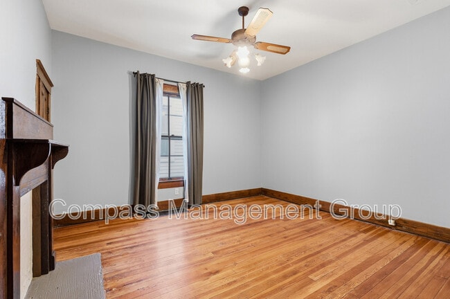 Building Photo - 424 E Burwell Ave