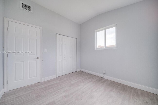 Building Photo - 17715 SW 103rd Ave