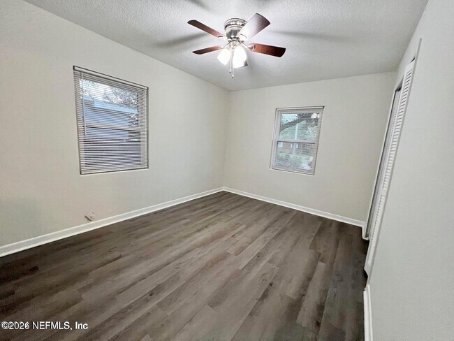 Building Photo - 1961 New Haven Rd