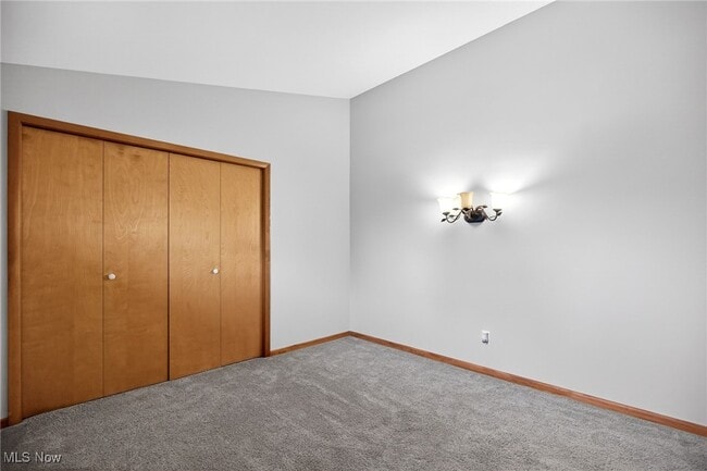 Building Photo - 3863 Wiltshire Rd