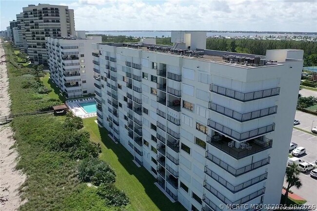Building Photo - 9400 S Ocean Dr