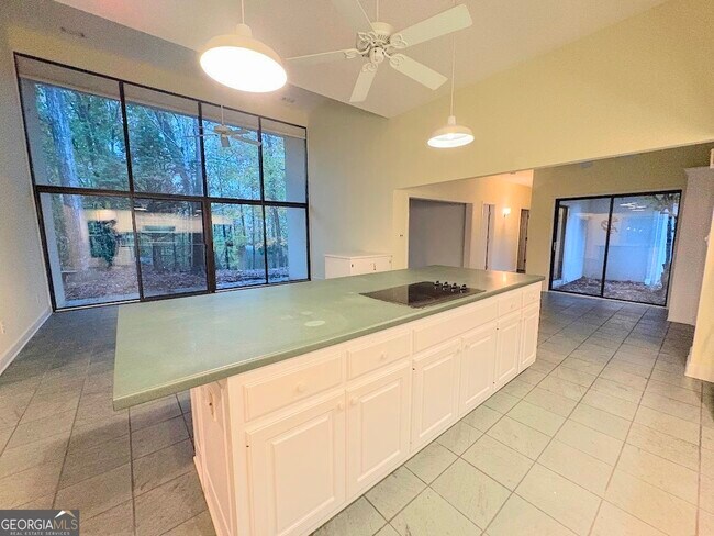 Building Photo - 2939 Rivercrest Dr