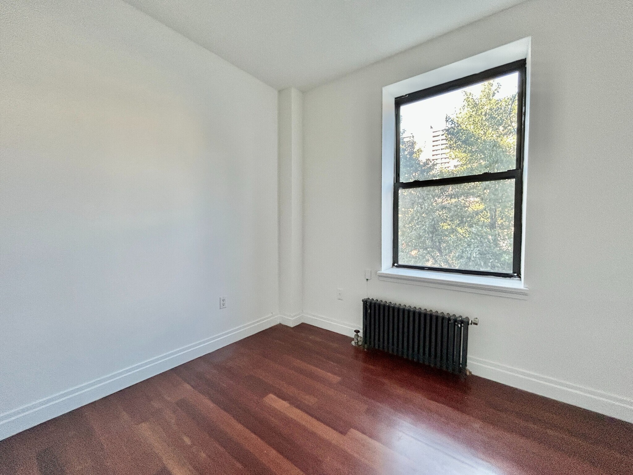 Building Photo - 607 W 137th St