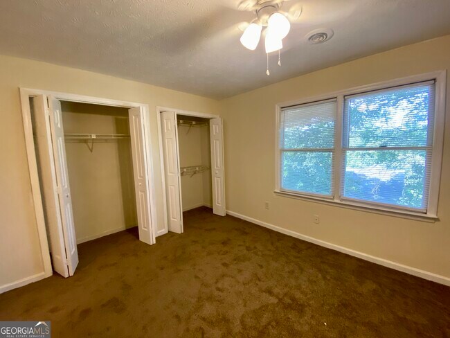 Building Photo - 124 Berlin Ct