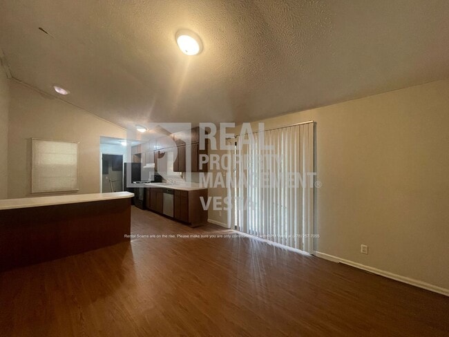 Building Photo - Solidly Built Three Bedroom House in West ...