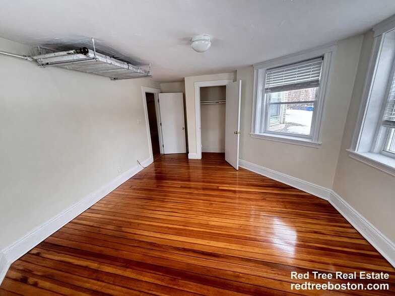 Building Photo - 7 Mount Hood Rd