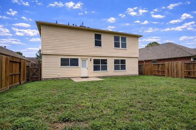 Building Photo - 16938 Watering Oaks Ln