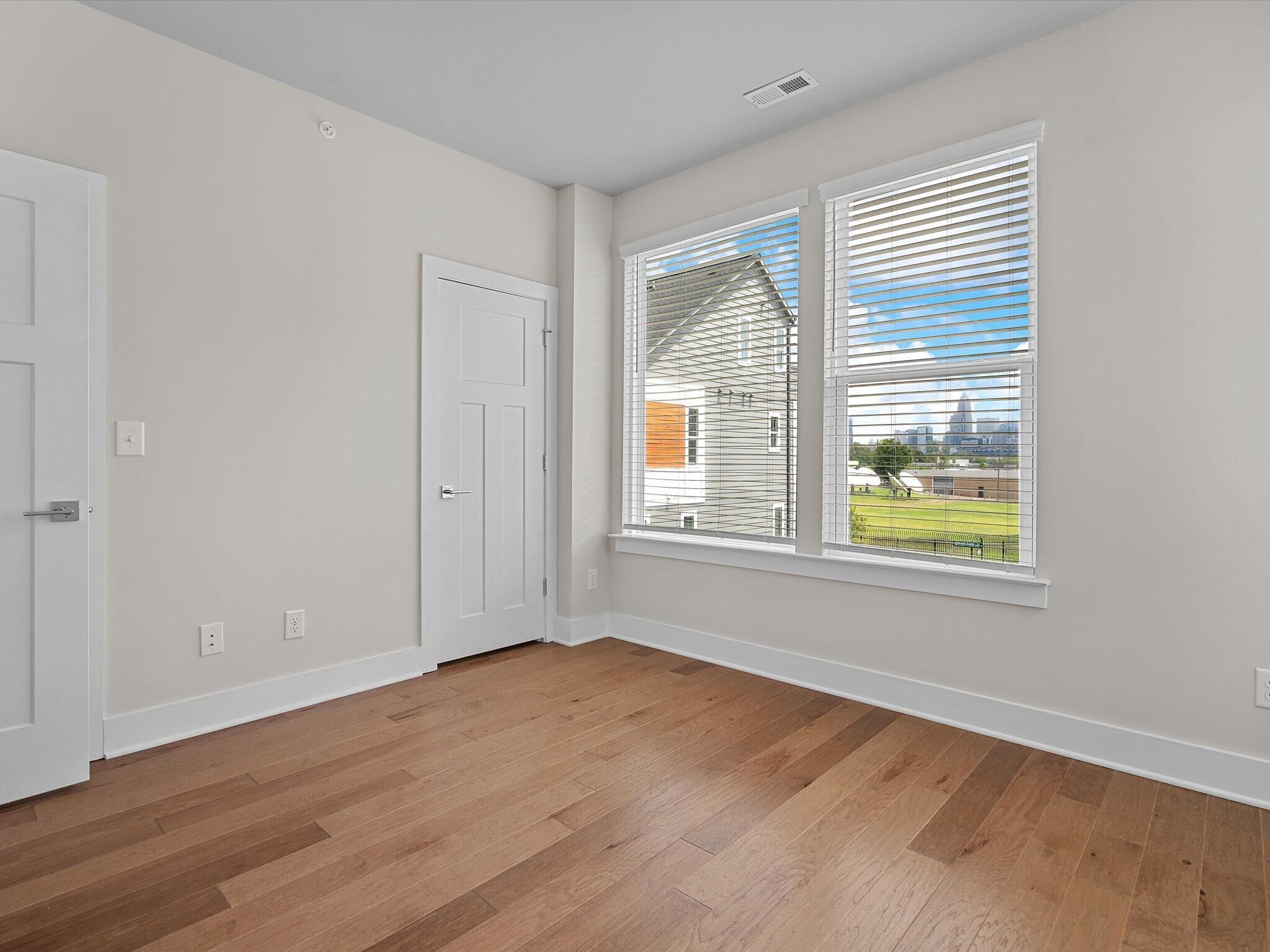 Building Photo - 4201 Bryant Terraces Dr