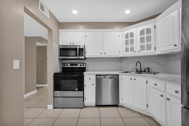 Building Photo - 3360 Spanish Moss Terrace