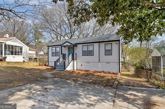 Building Photo - 155 Parkview Dr SE