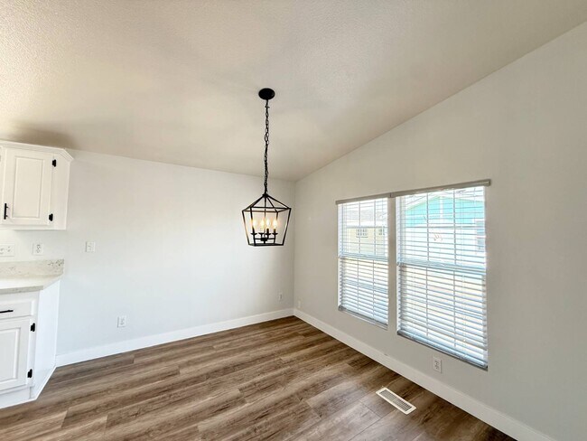 Building Photo - 4 Magnolia Via