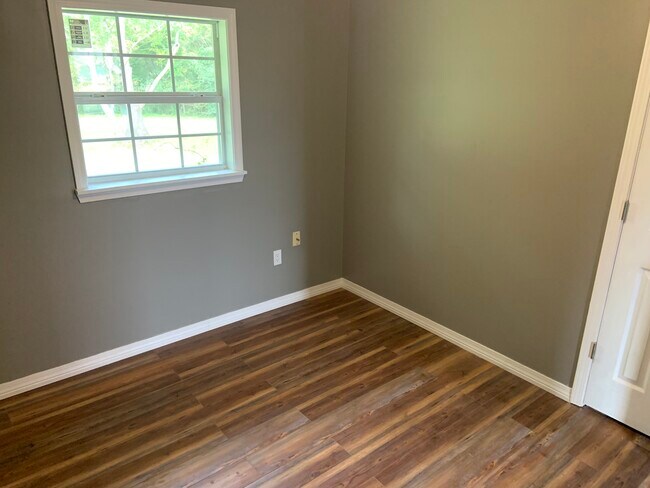 Building Photo - 1130 N 13th Ave