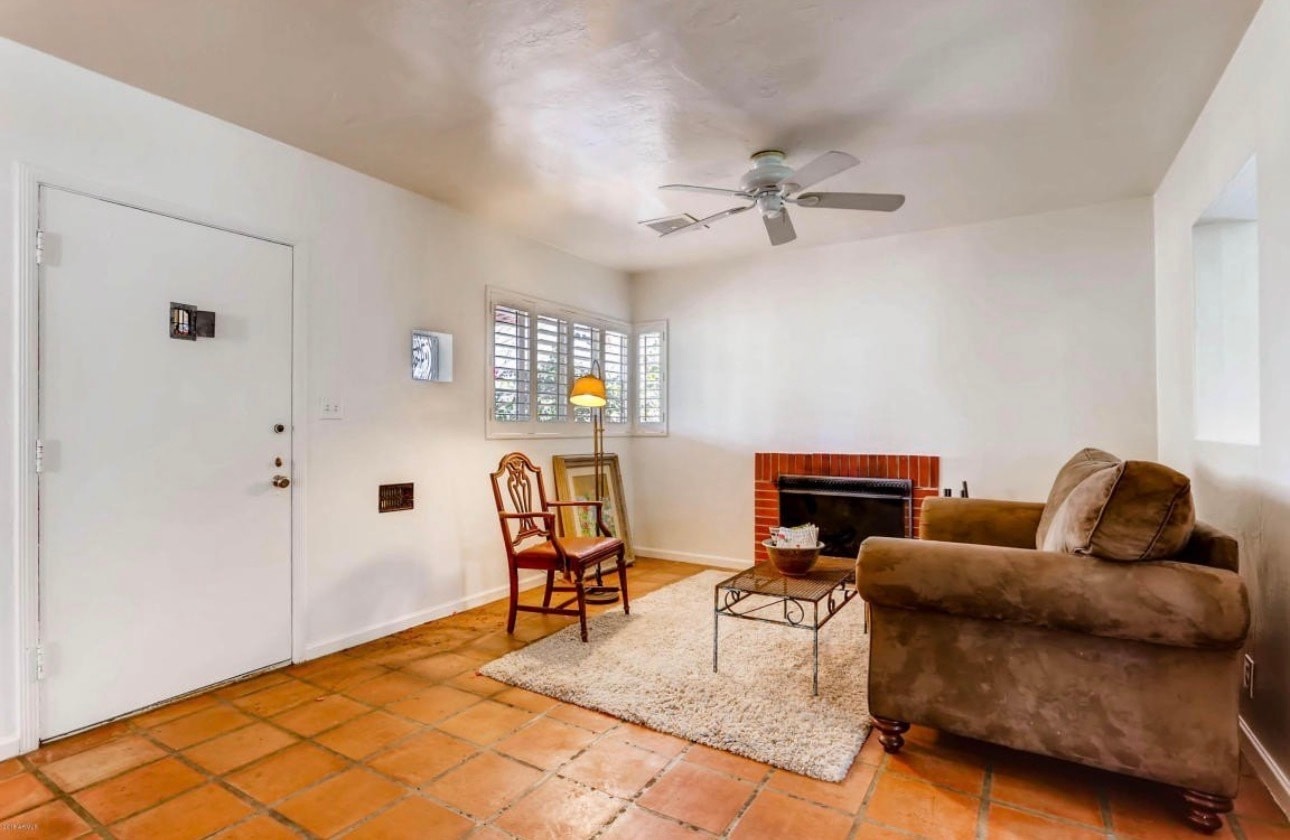 Building Photo - 2232 N Evergreen St