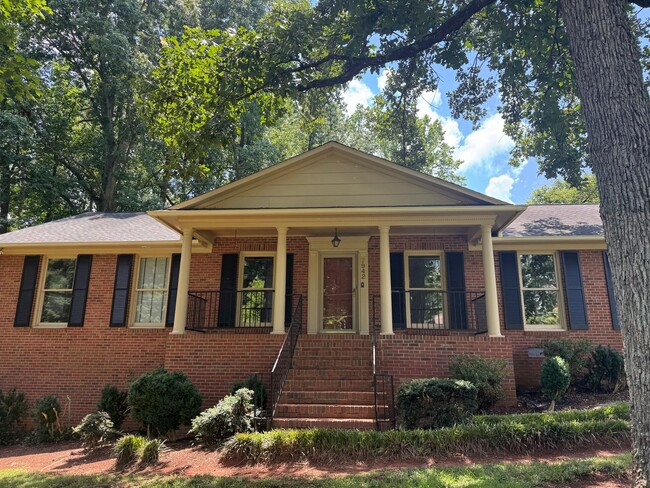 Building Photo - 7942 Lake Vista Dr