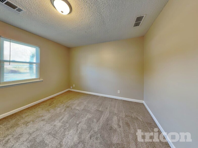 Building Photo - 2914 Sagemont Pl