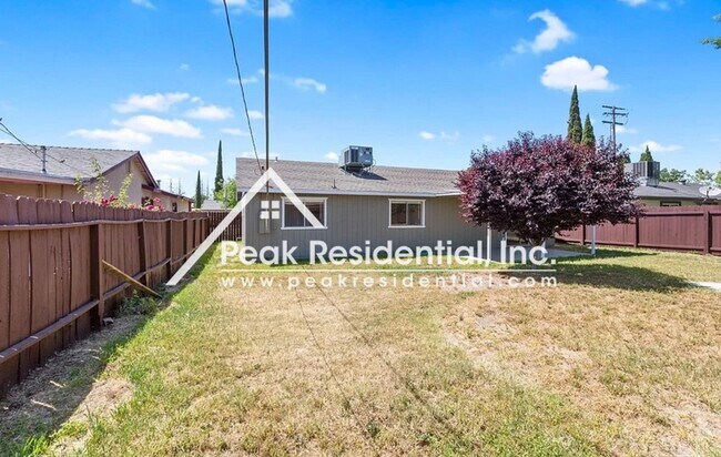 Building Photo - Updated 4bd/2ba North Sacramento Home with 2 Car Garage