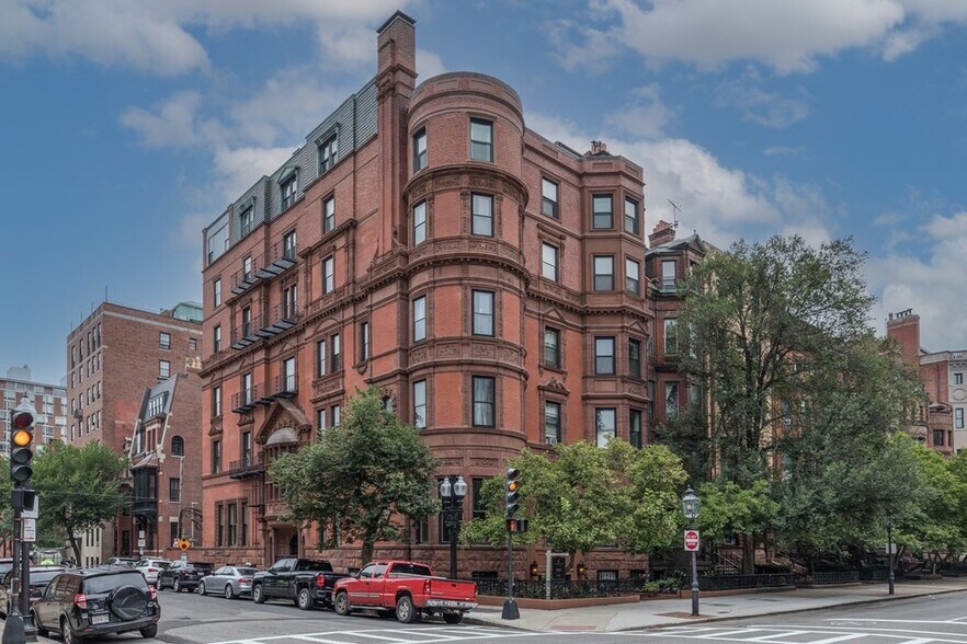 Building Photo - 236 Commonwealth Ave